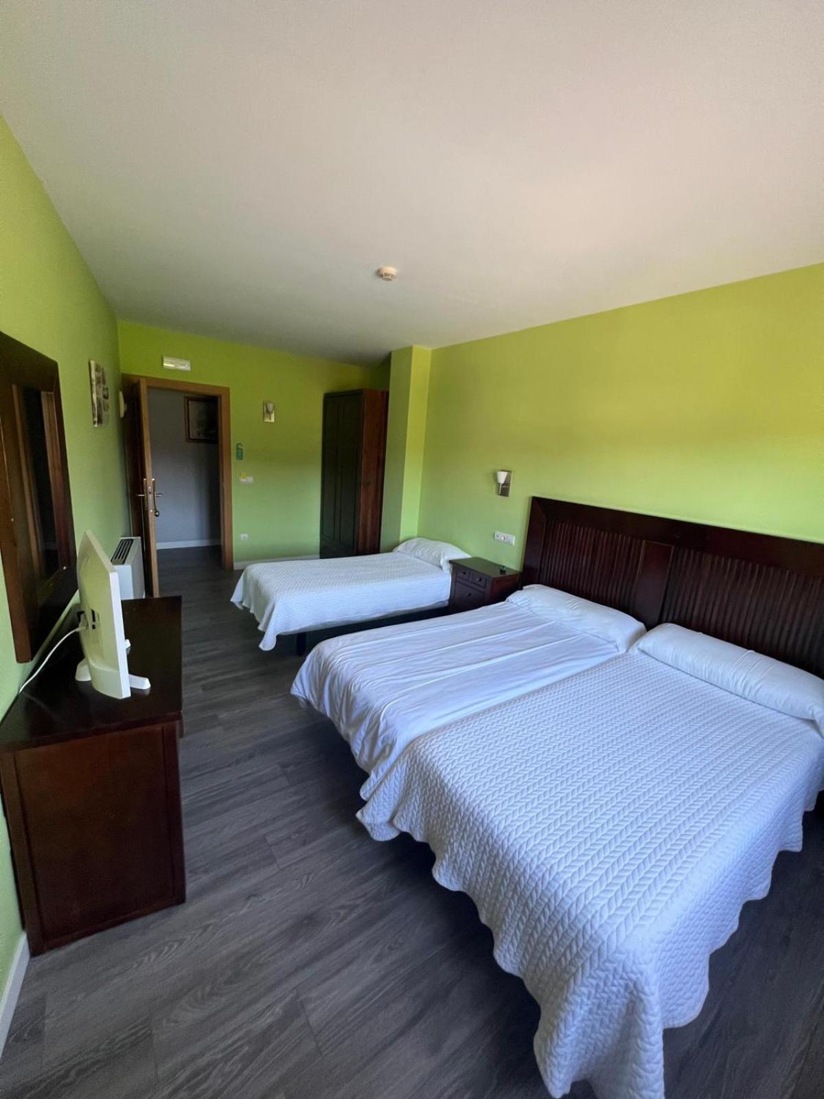 Hotel Villa Maria Revilla De Camargo المظهر الخارجي الصورة