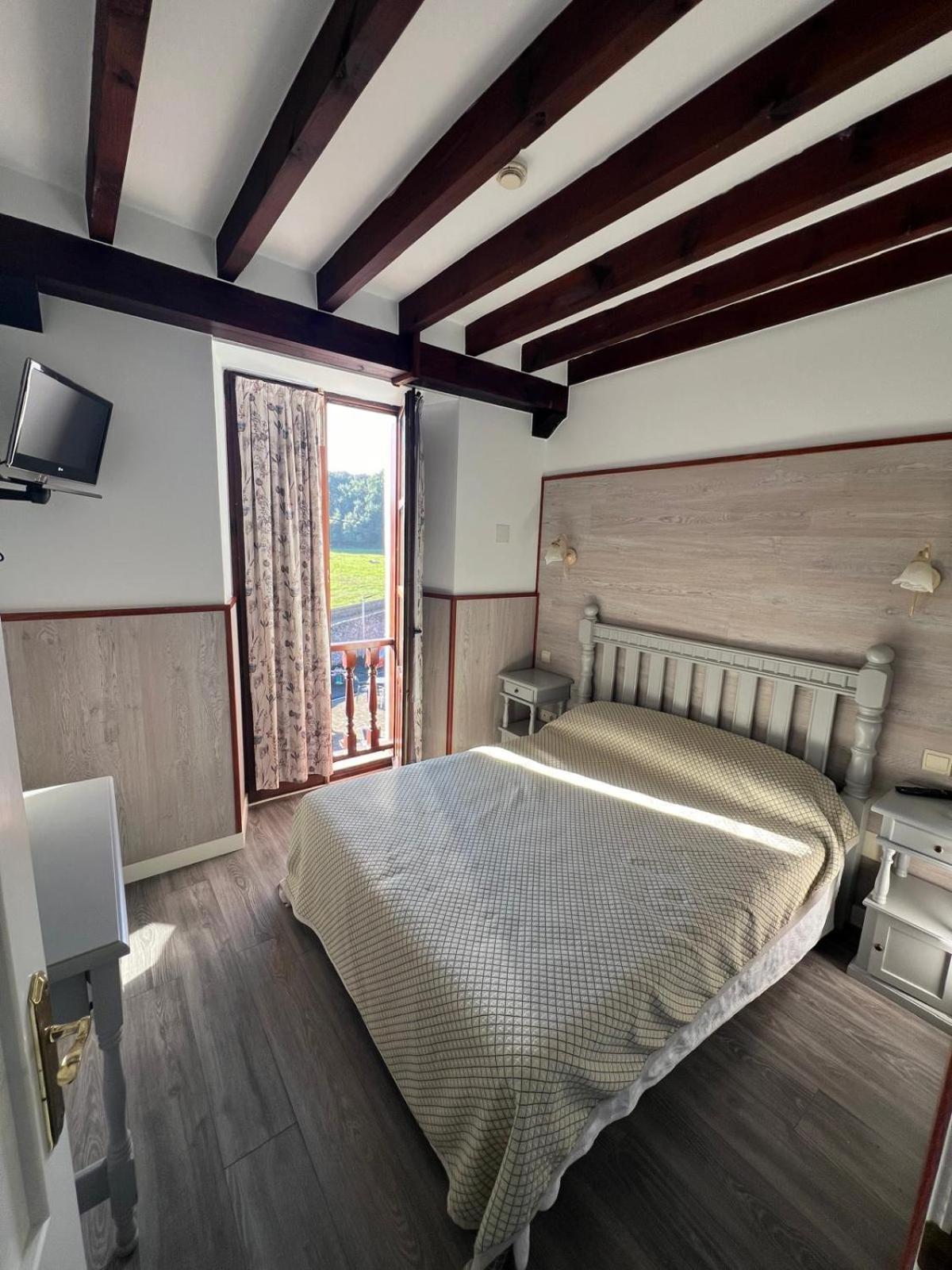 Hotel Villa Maria Revilla De Camargo المظهر الخارجي الصورة